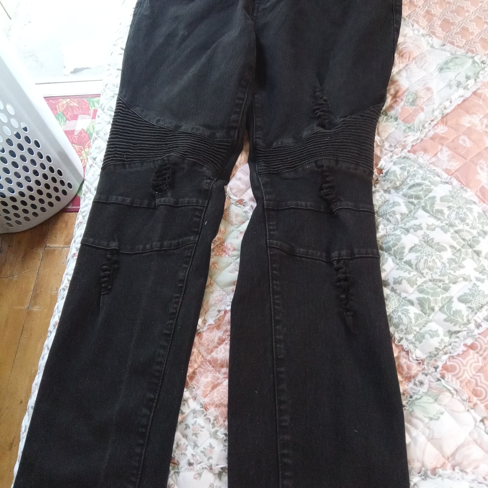 Men's Black Distressed Jeans